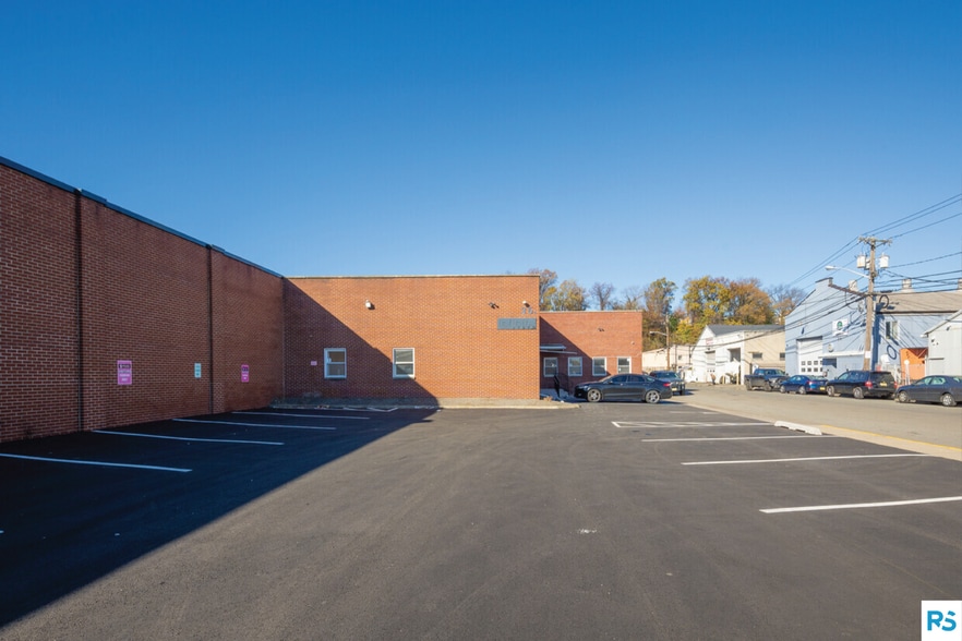 More Photos Of 35 Obrien St, Kearny Manufacturing For Lease