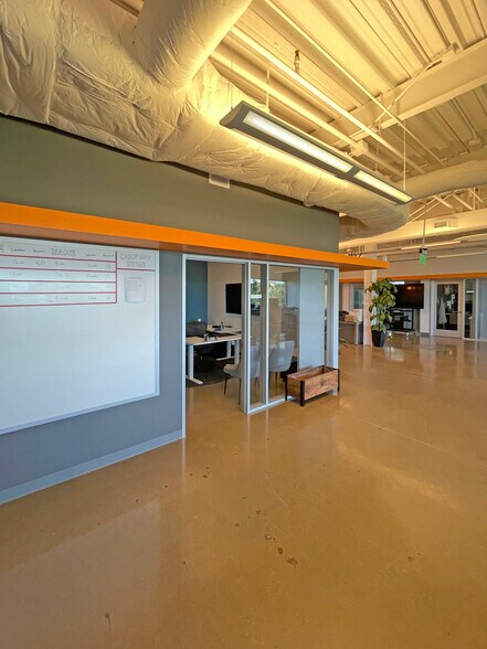 More Photos Of 9225 Bee Caves Rd, Austin Office For Lease