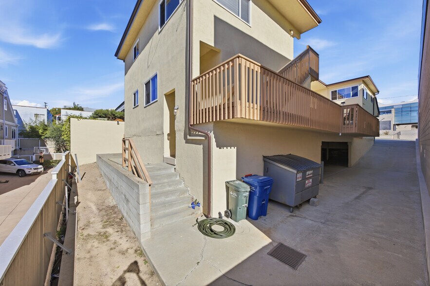 More Photos Of 2121 Pacific Coast Hwy, Hermosa Beach Apartments For Sale