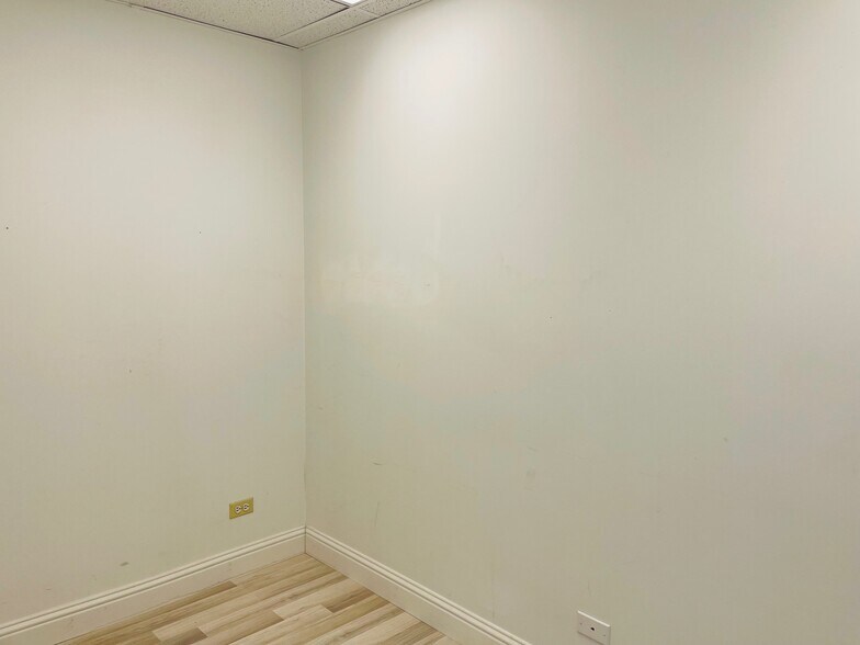 More Photos Of 11172 Huron St, Northglenn Loft Creative Space For Lease