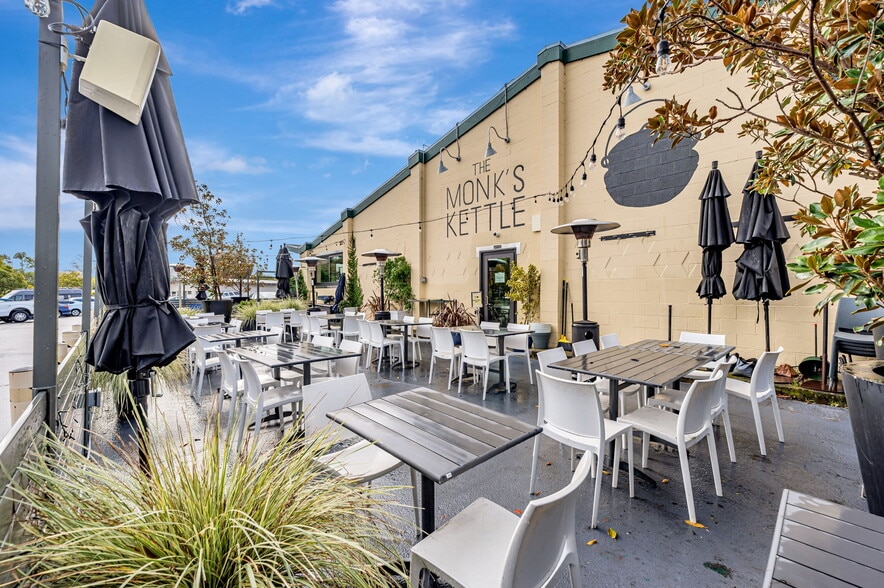 More Photos Of 621-655 Del Ganado Rd, San Rafael Storefront For Sale