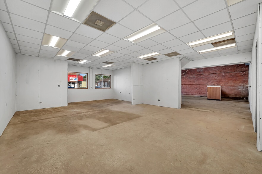 More Photos Of 516-518 Depot St, Mazon Storefront Retail Residential For Sale