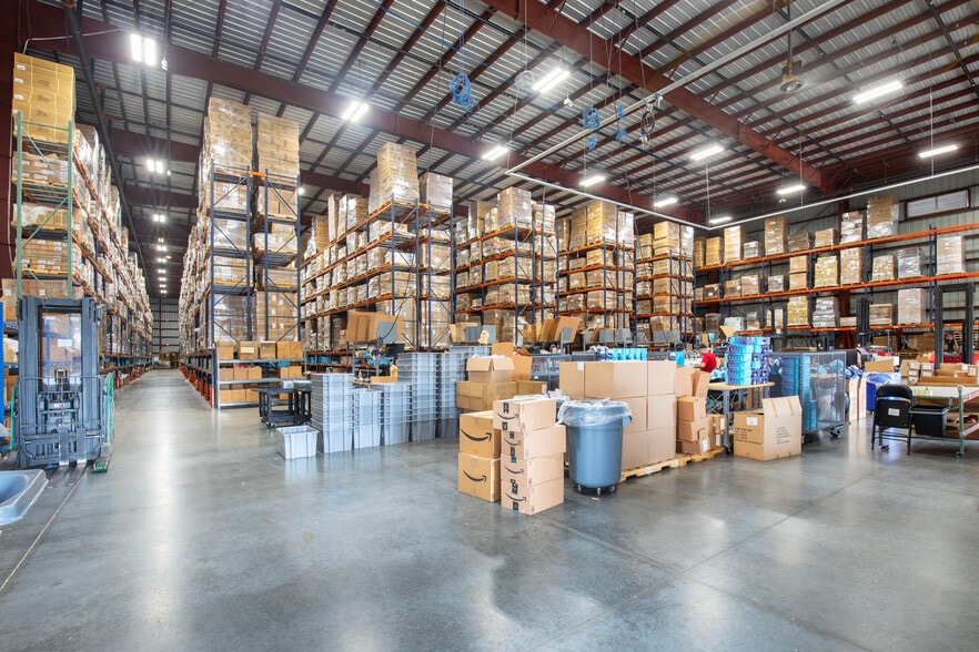 More Photos Of 4855 L B McLeod Rd, Orlando Warehouse For Sale