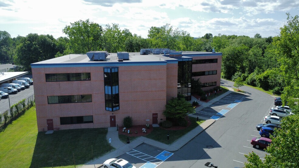 More Photos Of 101 University Dr, Amherst Medical For Lease