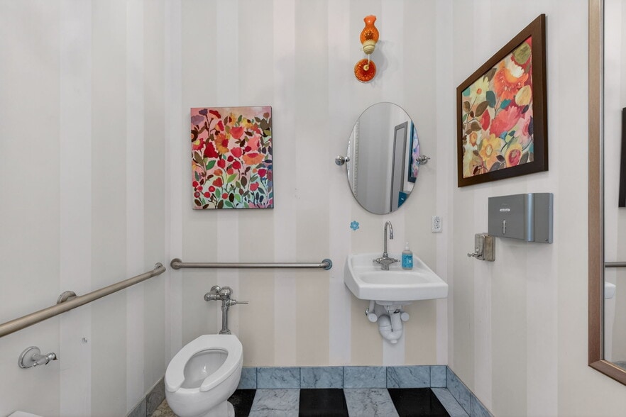 More Photos Of 197 E Church St, Deland Restaurant For Sale