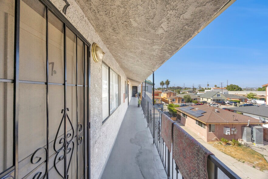 More Photos Of 4838 W 118th St, Hawthorne Apartments For Sale