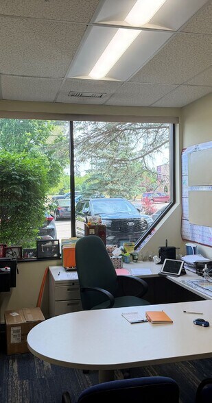 More Photos Of 5949 Jackson Rd, Ann Arbor Distribution For Lease
