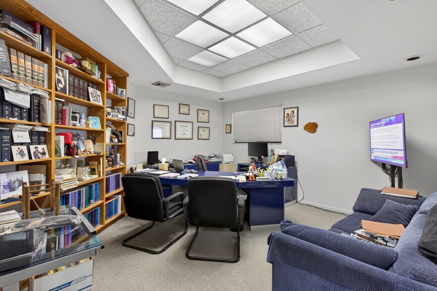 More Photos Of 513 N State Road 7, Margate Office For Lease