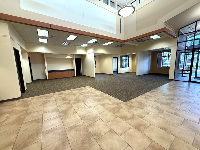 More Photos Of 10116 Broadway St, Pearland Bank For Sale