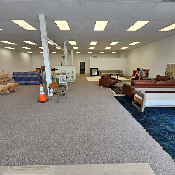 More Photos Of 2025 13th Ave, Vero Beach General Retail For Sale