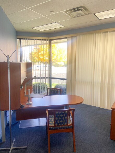 More Photos Of 2141 W Airport Way, Boise Office Residential For Lease