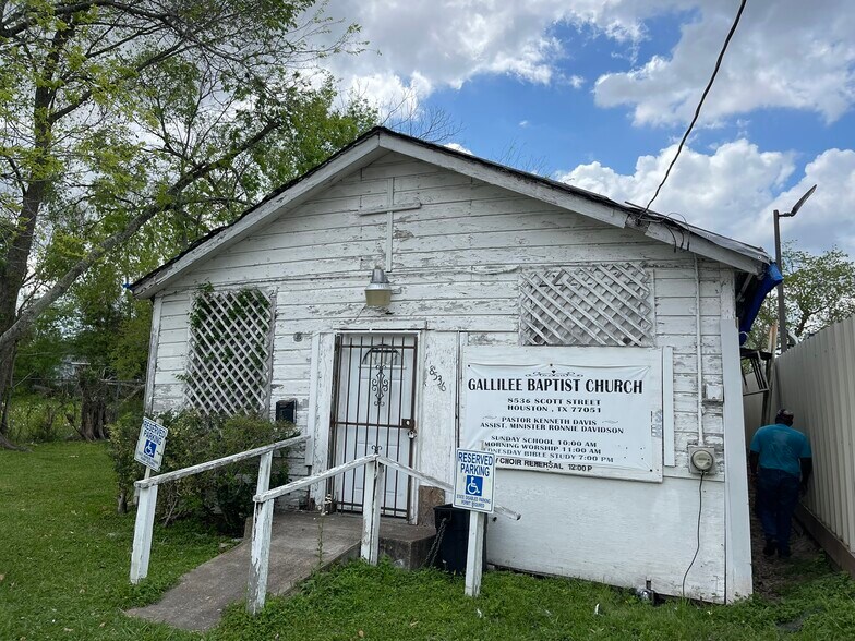 Primary Photo Of 8536 Scott St, Houston Religious Facility For Sale