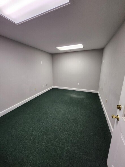 More Photos Of 223 N Main St, Franklin Office For Lease