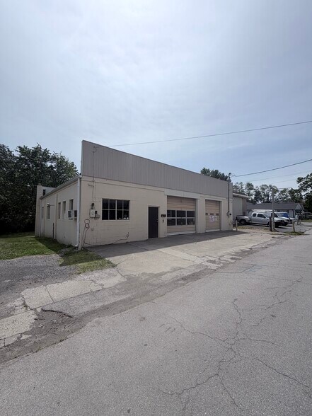 More Photos Of 209 N Estill Ave, Richmond Warehouse For Lease