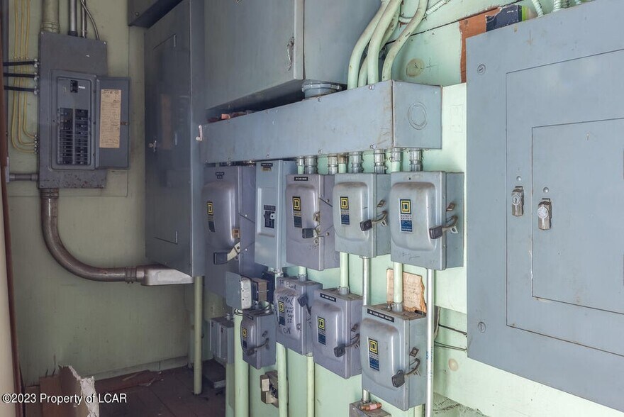 More Photos Of 21 N Wyoming St, Hazleton Movie Radio TVStudio For Sale