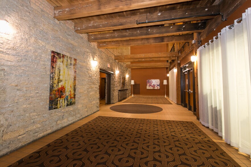 More Photos Of 400 N 1st St, Minneapolis Loft Creative Space For Sale