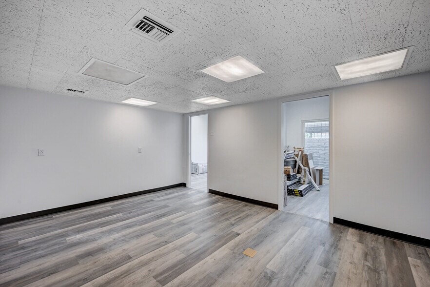 More Photos Of 1500 E Desert Inn Rd, Las Vegas Office Residential For Lease