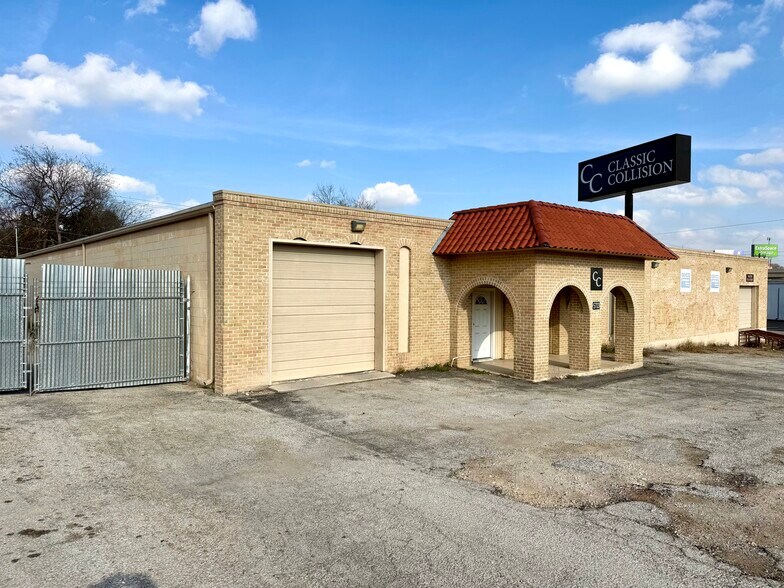 More Photos Of 5703 Kenwick St, San Antonio Warehouse For Lease