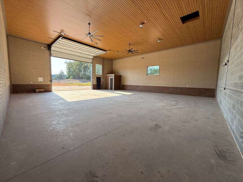 More Photos Of 144 McCrary Rd, Mooresville Industrial For Sale