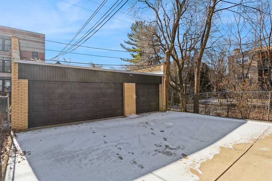 More Photos Of 1535 W Estes Ave, Chicago Multifamily For Sale