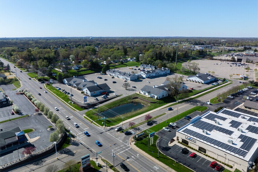 More Photos Of 576 Romence Rd, Portage Freestanding For Lease