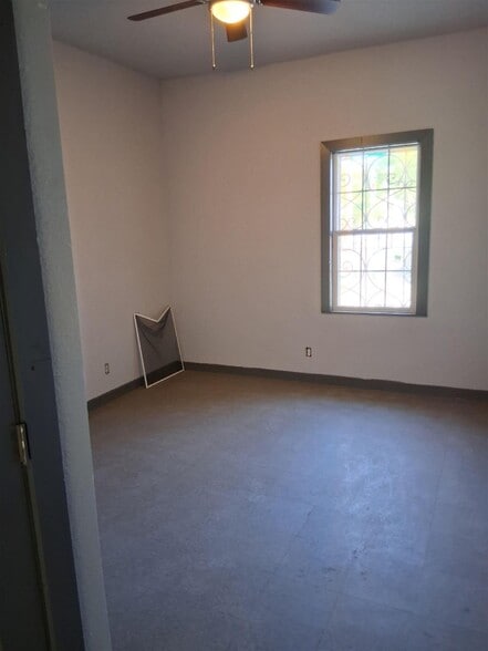 More Photos Of 319 Hidalgo St, Laredo Apartments For Sale