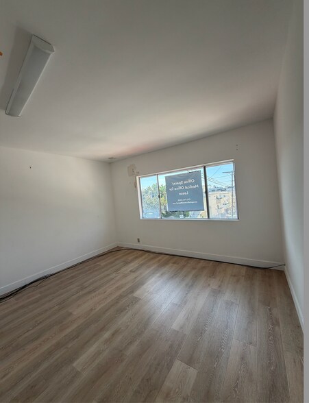 More Photos Of 910 S Barrington Ave, Los Angeles Storefront Retail Office For Lease