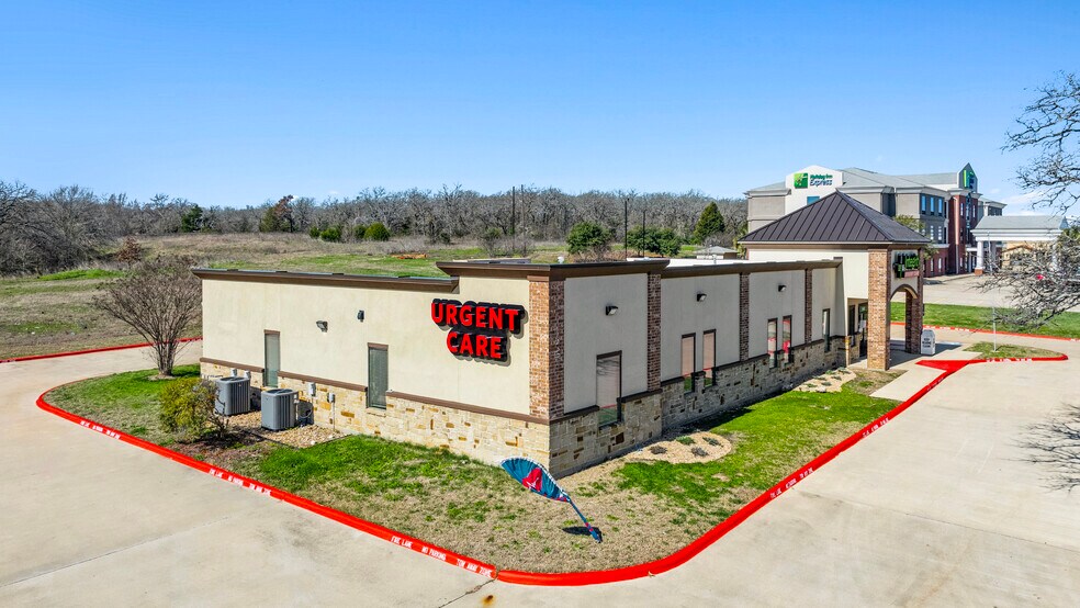 More Photos Of 1643 N Market St, Hearne Healthcare For Sale