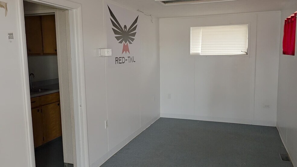 Primary Photo Of 101 N 6th St, Kingfisher Office For Sale