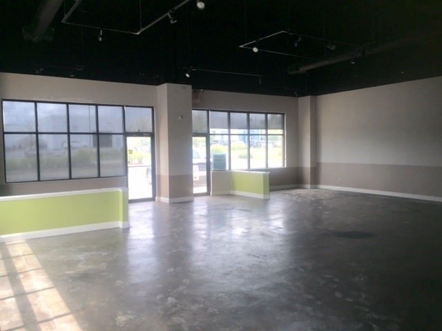 More Photos Of 4015 Veterans Ct, Columbus General Retail For Lease