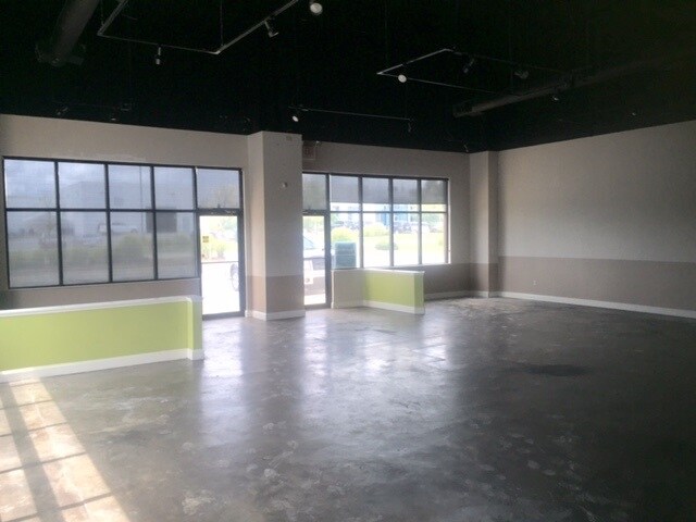 More Photos Of Veterans & Veterans Court Ct, Columbus Unknown For Lease