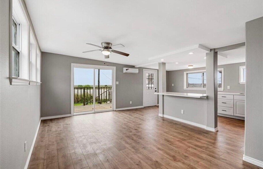 More Photos Of 5202 County Road 469, Brazoria Apartments For Sale