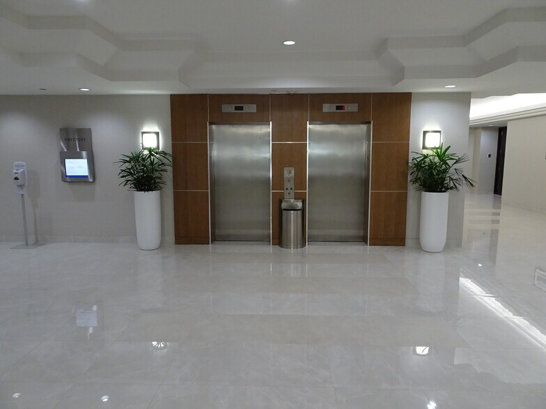 More Photos Of 2101 NW Corporate Blvd, Boca Raton Office For Lease