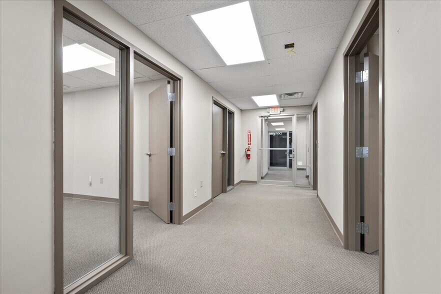 More Photos Of 4 Adler Dr, East Syracuse Office For Lease