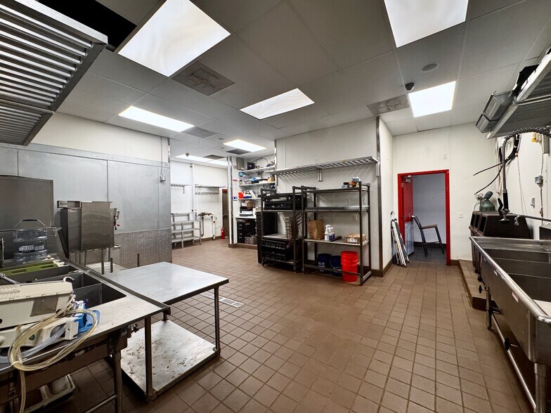 More Photos Of 5015 Hinkleville Rd, Paducah Restaurant For Lease