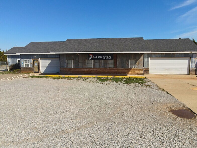 More Photos Of 13433 NW Expressway, Piedmont Flex For Lease