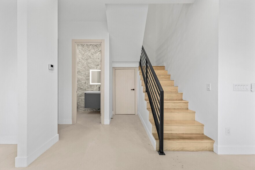 More Photos Of 1321 NE 13th Ave, Fort Lauderdale Multifamily For Sale