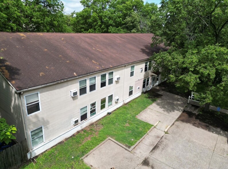 More Photos Of 2305 S Rotherwood Ave, Evansville Apartments For Sale