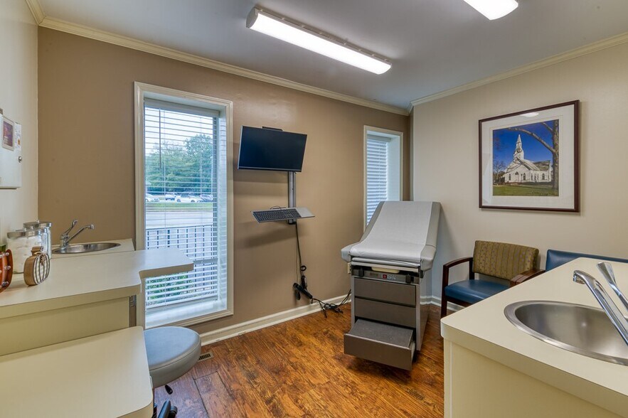 More Photos Of 807 S Pendleton St, Easley Medical For Sale