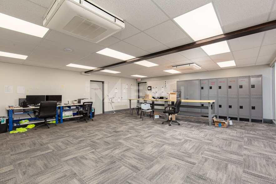 More Photos Of 3020 S Valley View Blvd, Las Vegas Warehouse For Sale