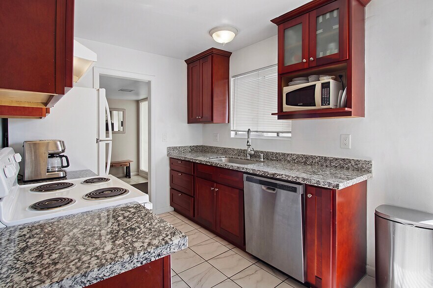 More Photos Of 1920 Latham St, Mountain View Apartments For Sale
