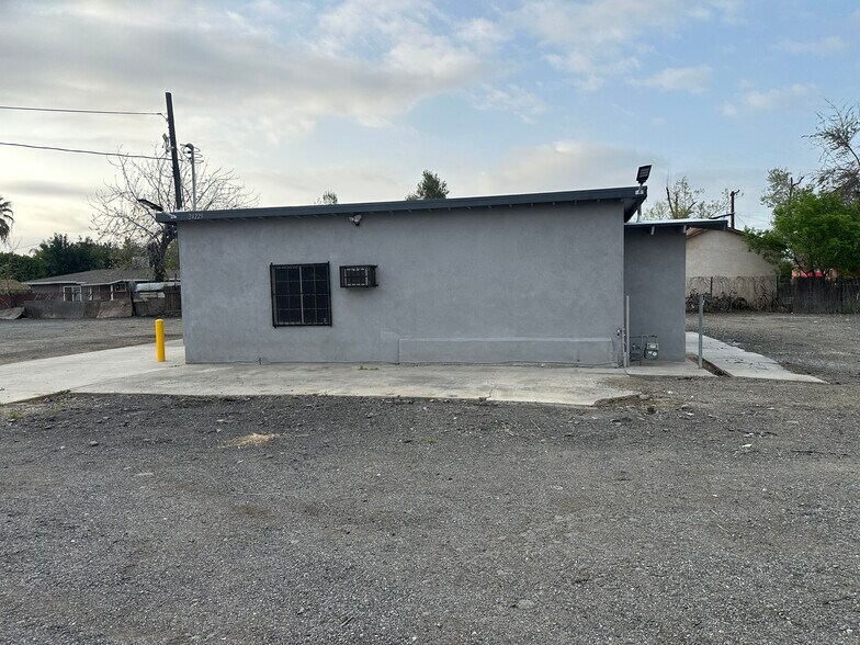 More Photos Of 24229 5th St, San Bernardino Distribution For Sale