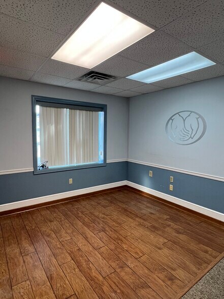 More Photos Of 148 W Pike St, Canonsburg Storefront Retail Office For Lease