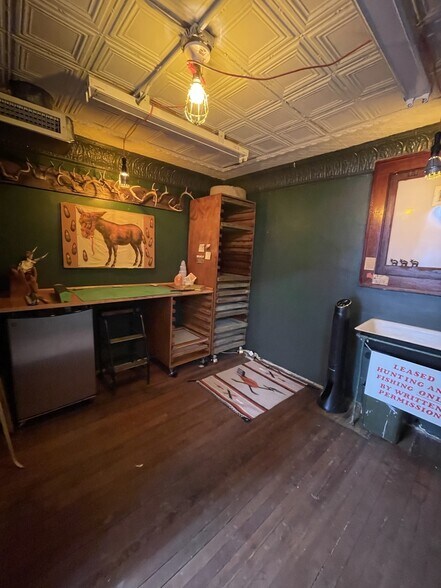 More Photos Of 618 Cedar St, Perry Storefront Retail Office For Sale