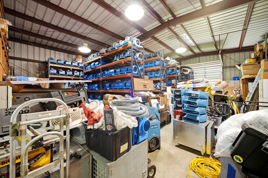 More Photos Of 1309 Illinois Ave, South Houston Warehouse For Sale