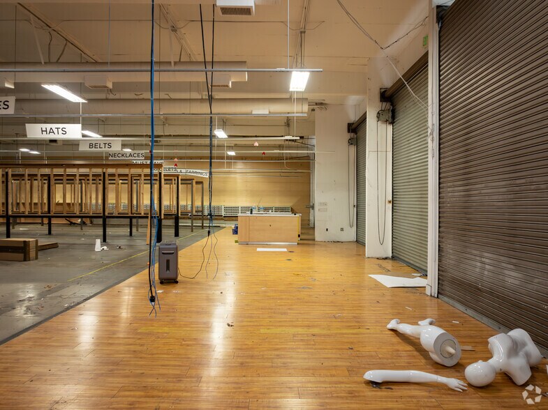 More Photos Of 948 Crocker St, Los Angeles Storefront Retail Office For Lease
