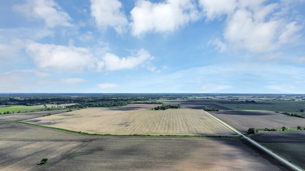 More Photos Of 41W597 US Highway 20, Hampshire Flex For Sale