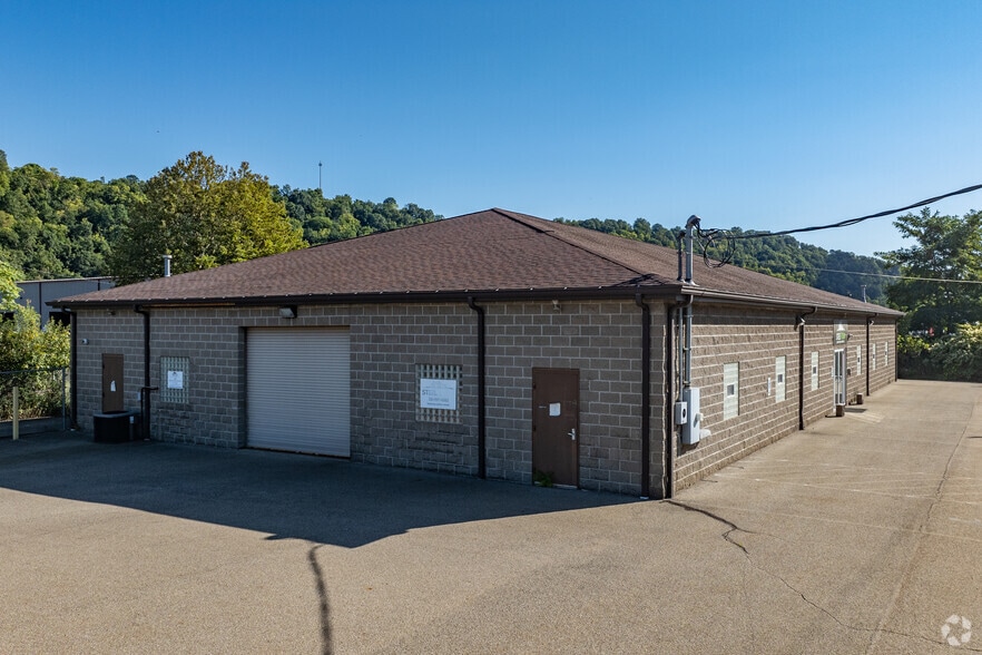 Primary Photo Of 1103 Donner Ave, Monessen Showroom For Sale