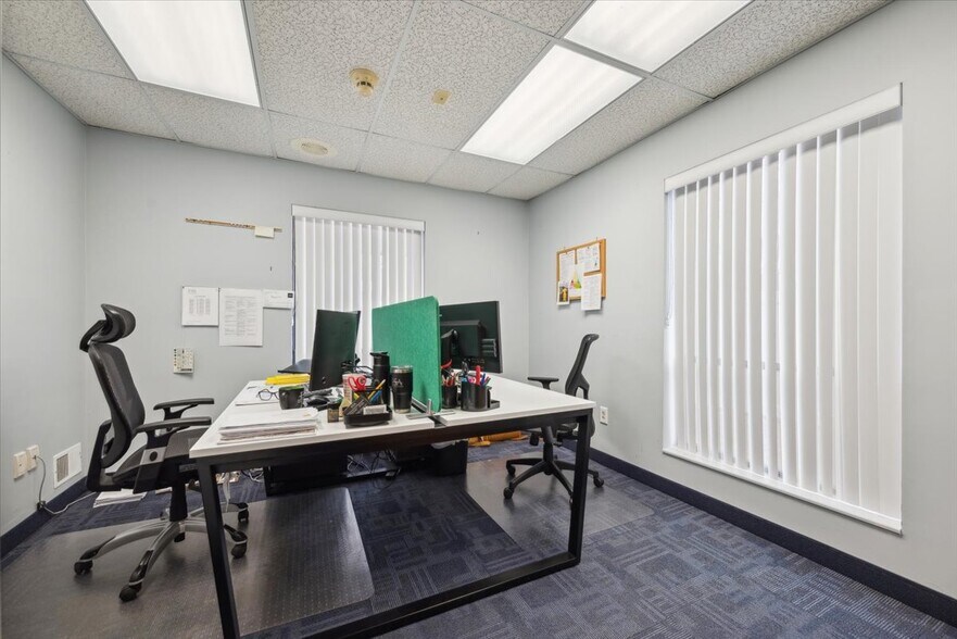 More Photos Of 495 Union Ave, Middlesex Medical For Lease