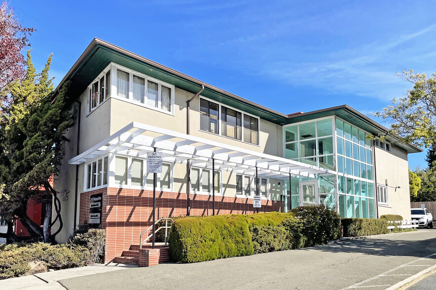 Primary Photo Of 2975 Telegraph Ave, Berkeley Medical For Lease